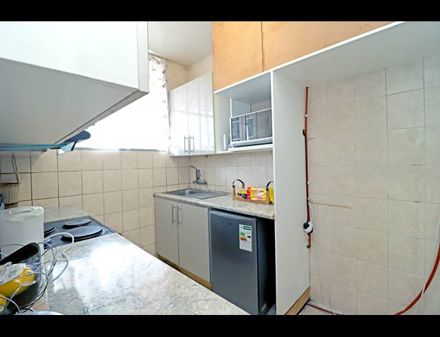 2 BEDROOM APARTMENT FOR SALE IN KEW